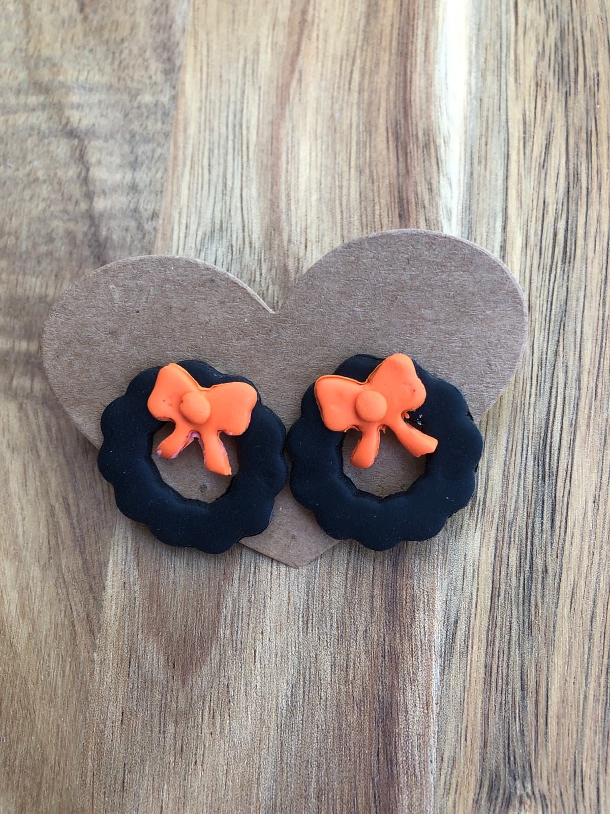 The selected image of Black and Orange Halloween Wreath Studs